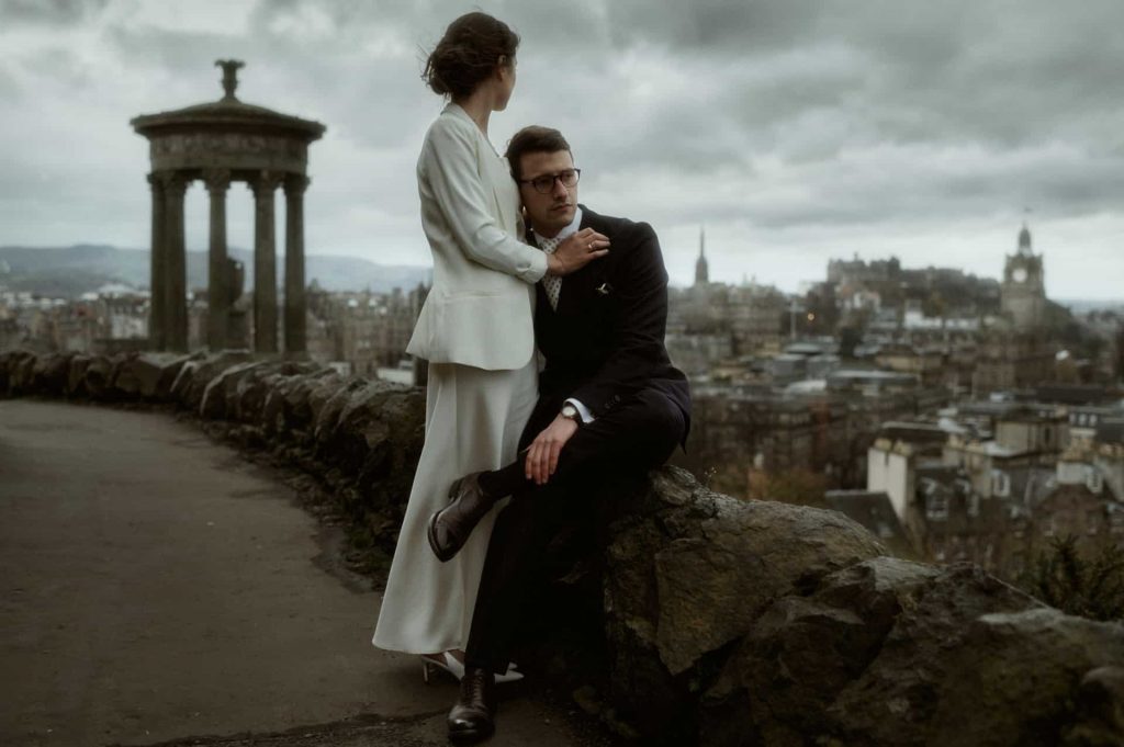 Wedding couple in edinburgh. Ones of the best places to elope in Scotland