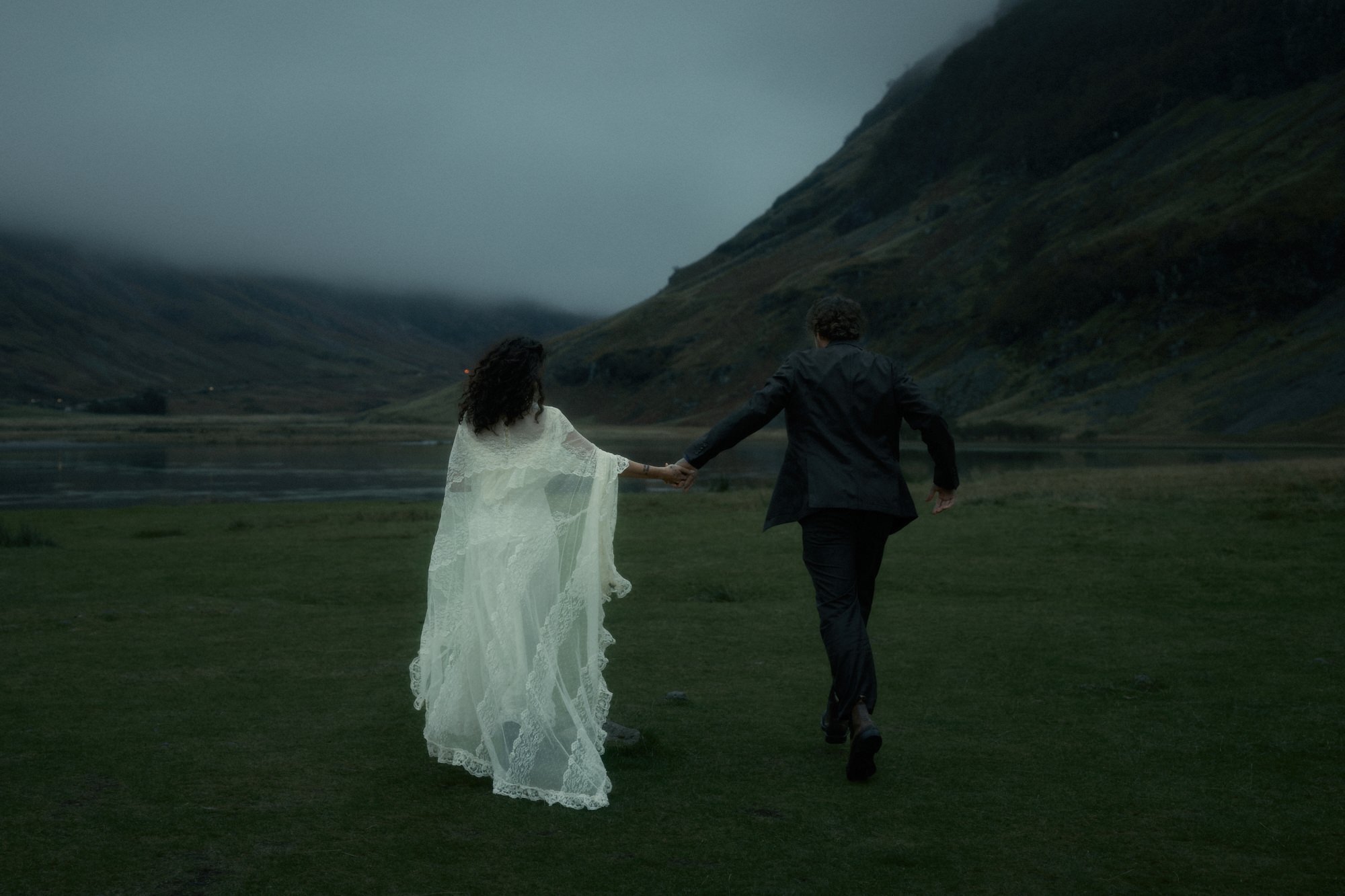 wedding couple eloping at Glencoe scotland